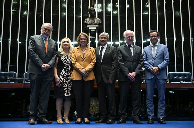 Sessão especial destaca importância da imprensa na promoção do turismo