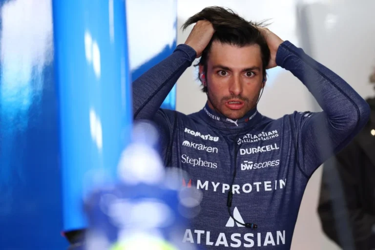 Carlos Sainz assegura futuro na Williams e comenta trajetória
