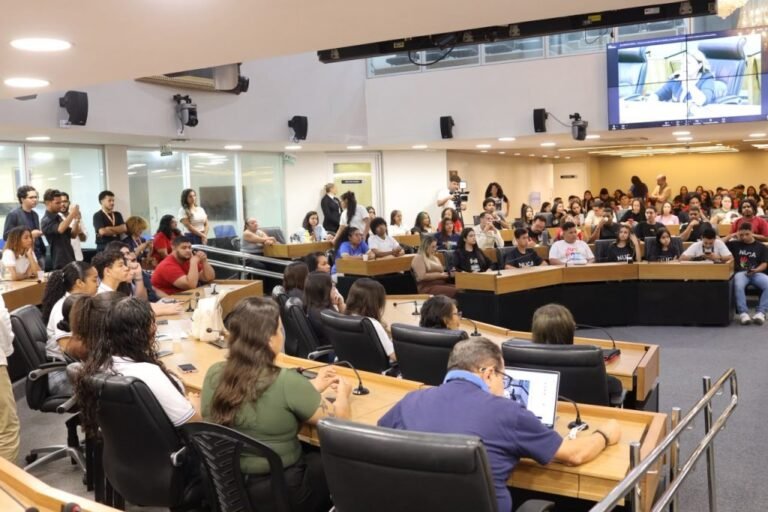 ALPB debate políticas públicas voltadas à juventude paraibana