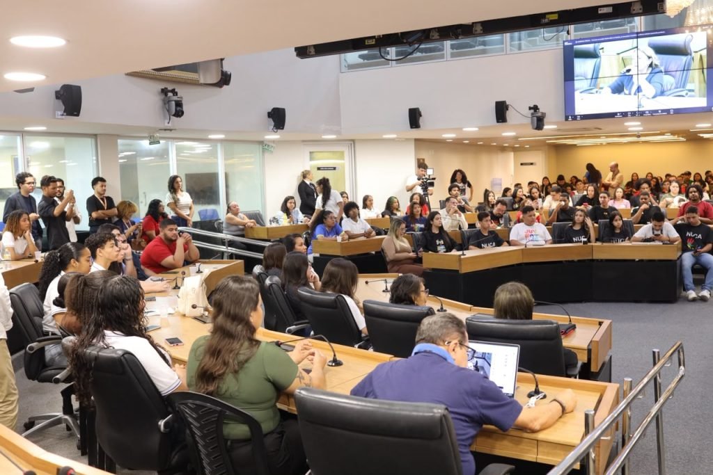 ALPB debate políticas públicas voltadas à juventude paraibana