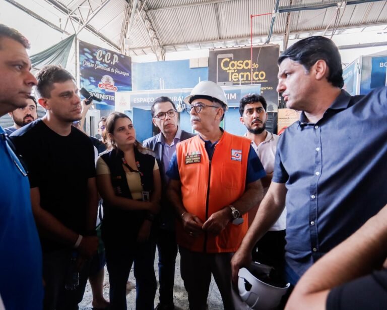 Leo Bezerra garante assistência aos comerciantes após incêndio no Centro Comercial de Passagem