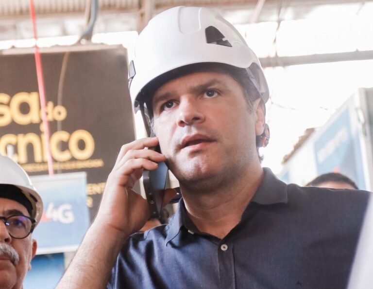 Prefeitura cria linha de microcrédito do ‘Eu Posso’ para comerciantes afetados por incêndio no Centro de Passagem