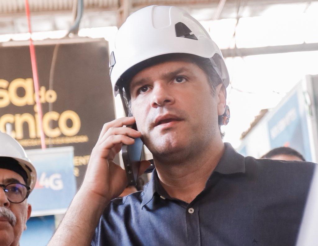 Prefeitura cria linha de microcrédito do ‘Eu Posso’ para comerciantes afetados por incêndio no Centro de Passagem