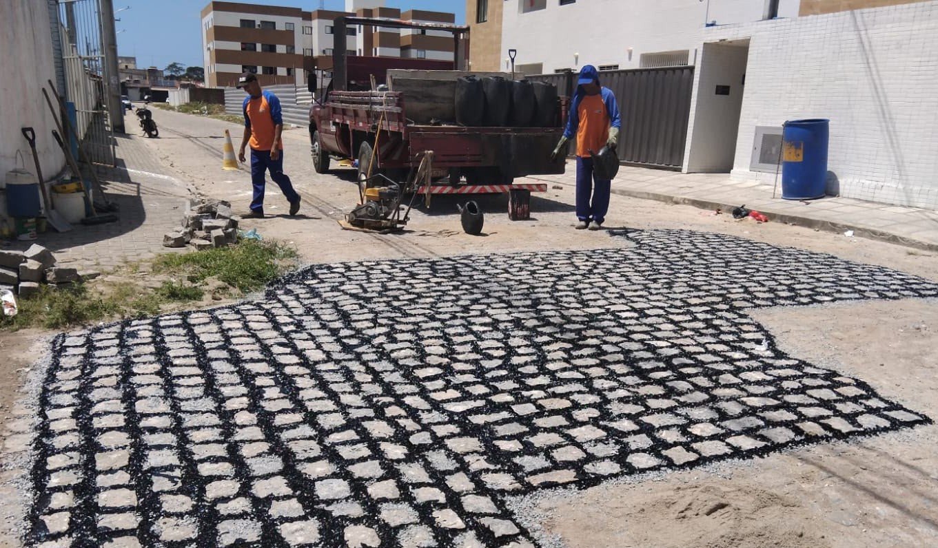 Prefeitura inicia semana com serviços da operação tapa-buraco em mais de 50 bairros de João Pessoa Prefeitura inicia semana com serviços da operação tapa-buraco em mais de 50 bairros de João Pessoa