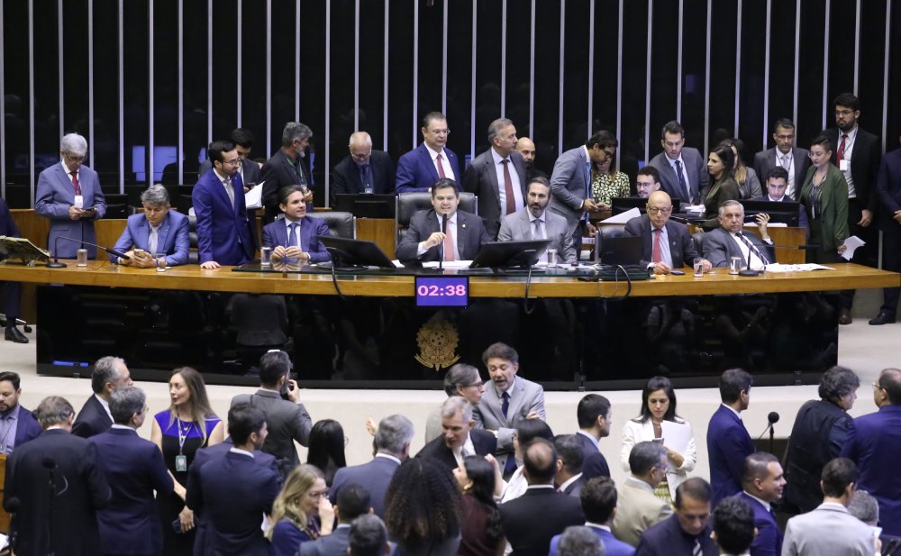 Detalhes das 568 candidaturas do PL para Câmara e Senado nas eleições de 2026