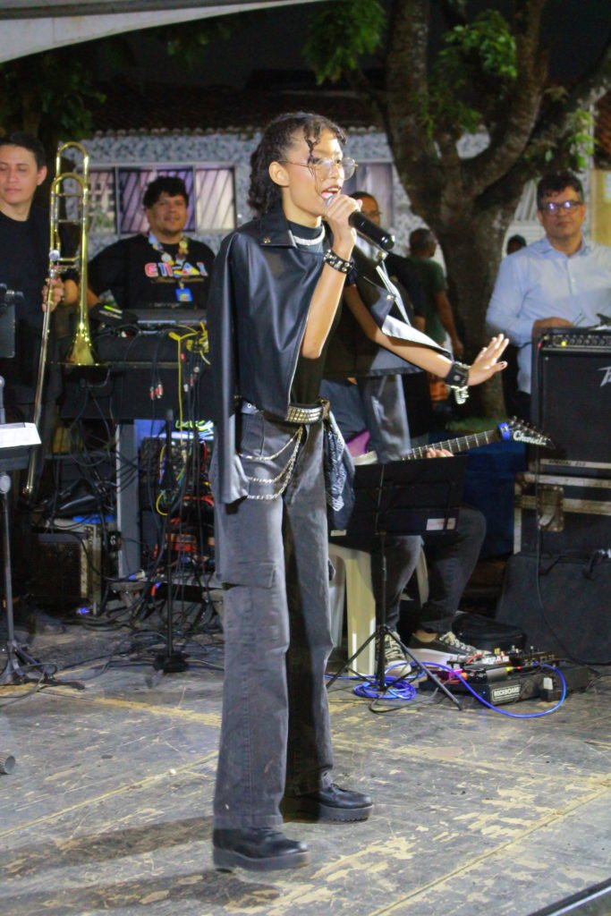 Alegria, emoção e grande público marcam a final do IV Festival de Música Estudantil, no Valentina