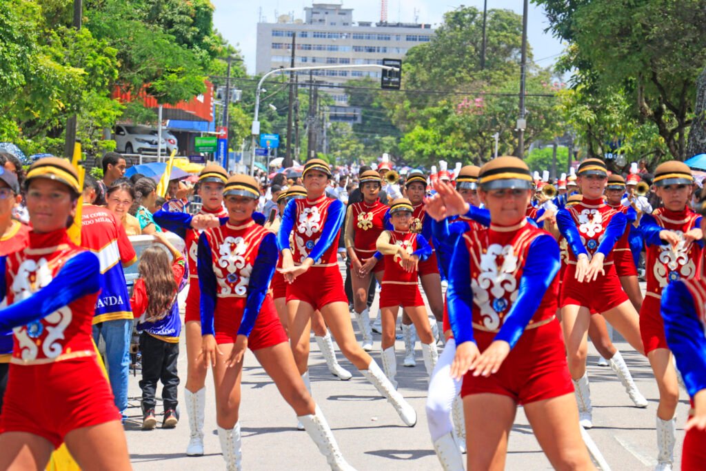 Escolas e outros órgãos municipais de João Pessoa participam do desfile cívico-militar na Av. Duarte da Silveira