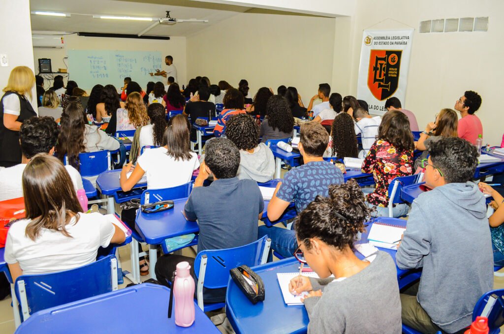 ALPB firma parceria com Câmara de Araras e Unicamp para preparar estudantes para o Enem