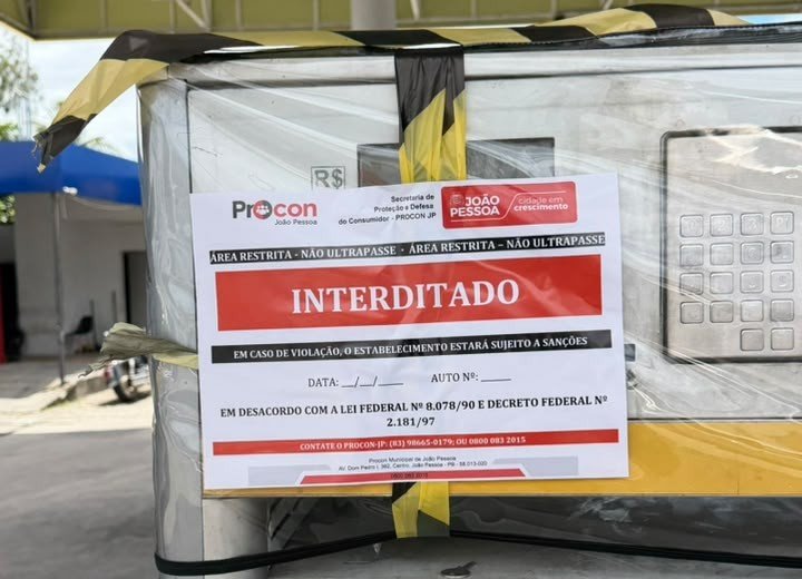Operação Combustível Seguro interdita bicos de bomba de gasolina e autua posto no bairro de Jaguaribe