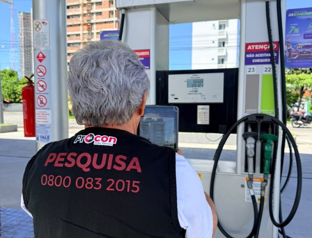 Pesquisa do Procon-JP mostra queda de R$ 0,16 no preço do álcool nos postos de combustíveis da Capital Pesquisa do Procon-JP mostra queda de R$ 0,16 no preço do álcool nos postos de combustíveis da Capital
