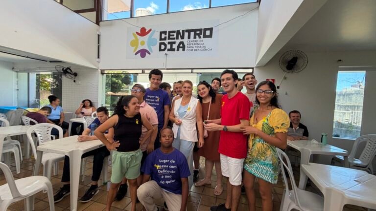 Prefeitura promove roda de conversa com famílias em alusão ao Dia Nacional da Pessoa com Deficiência