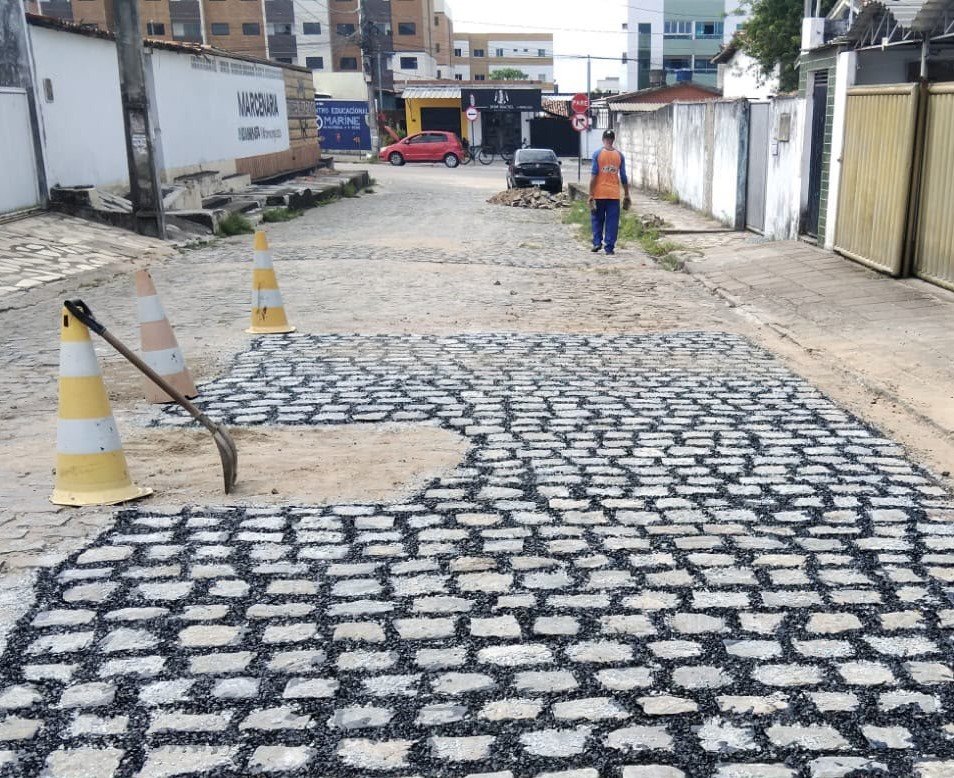 Seinfra inicia a semana com a operação tapa-buraco em 30 bairros da Capital
