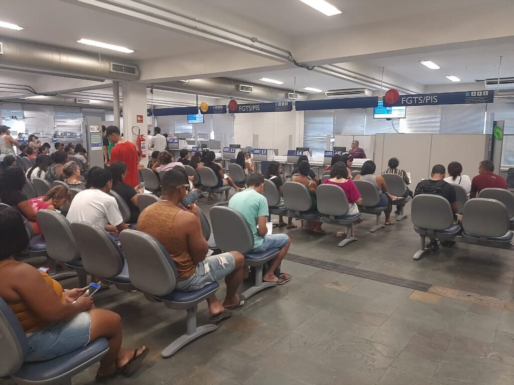 Fiscalização do Procon-JP autua cinco agências bancárias por descumprimento ao tempo de espera na fila