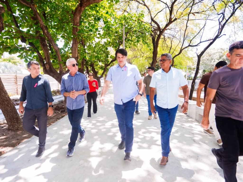 Leo Bezerra projeta entrega da Praça Guilherme Brito de Holanda no próximo mês de novembro